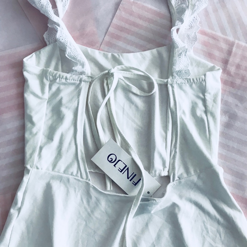 Finejo white backless dress